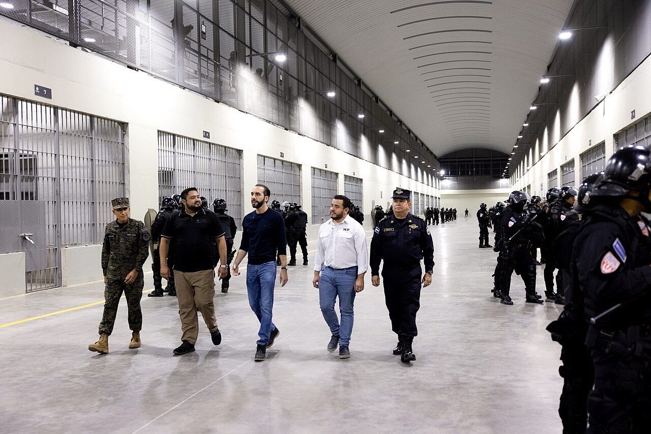Vigilance for Immigrants in the Face of Neo-Fascism